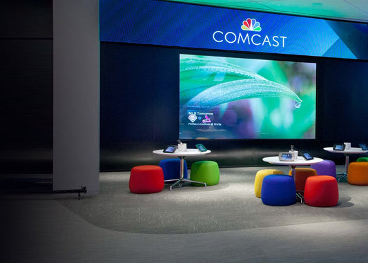 Customer Service at Heart of STUDIO XFINITY Retail Store