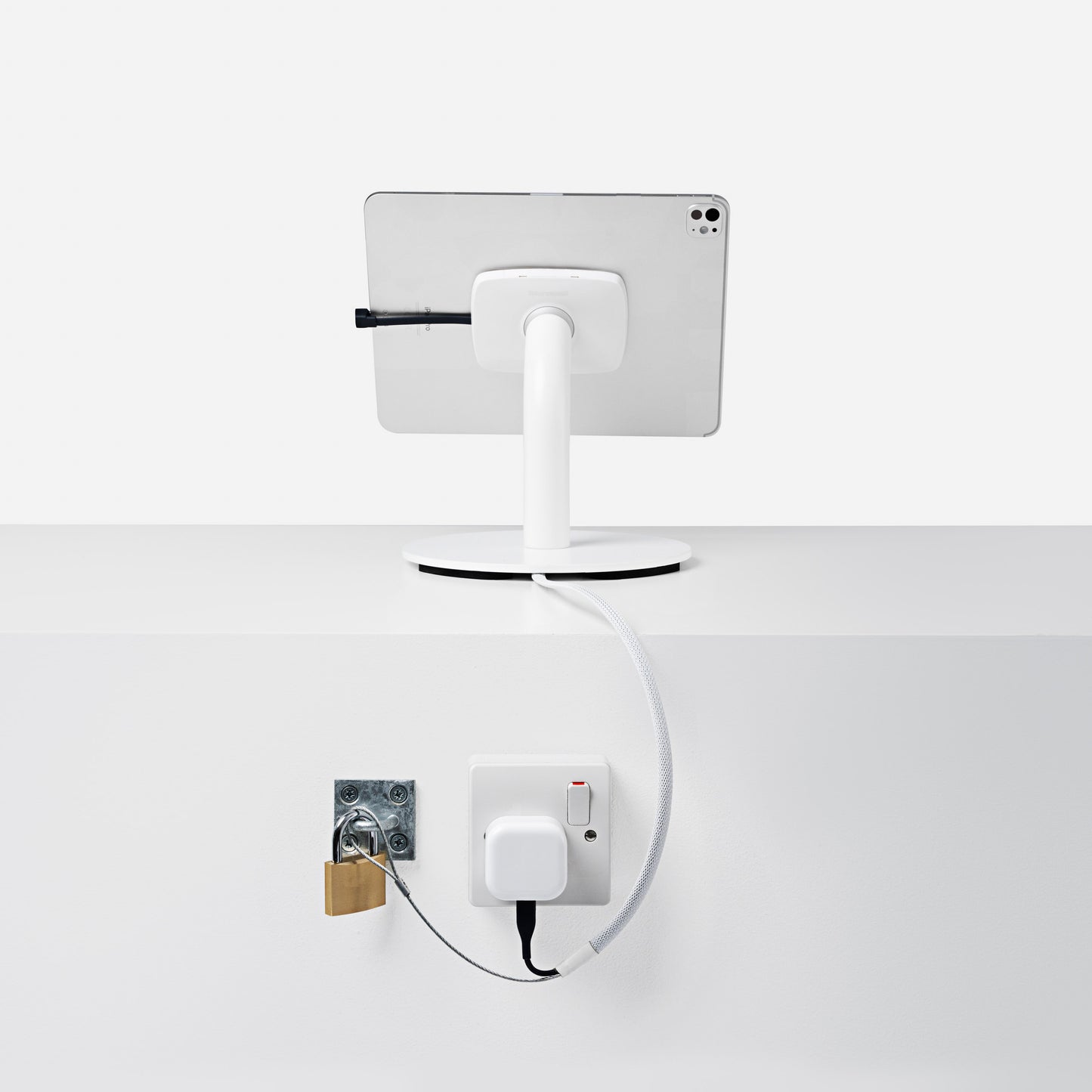 Reinforced USB-C to USB-C for the Core Range